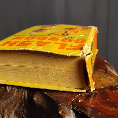 Lot 65: Vintage 1937 The Big Little Book FLASH GORDON in the WATER WORLD OF MONGO