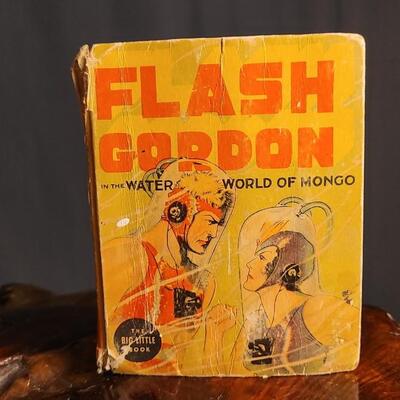Lot 65: Vintage 1937 The Big Little Book FLASH GORDON in the WATER WORLD OF MONGO