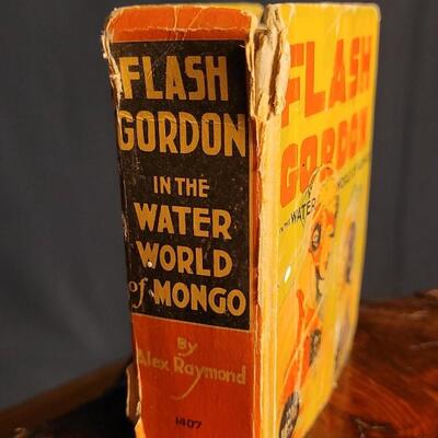 Lot 65: Vintage 1937 The Big Little Book FLASH GORDON in the WATER WORLD OF MONGO