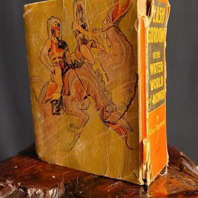 Lot 65: Vintage 1937 The Big Little Book FLASH GORDON in the WATER WORLD OF MONGO