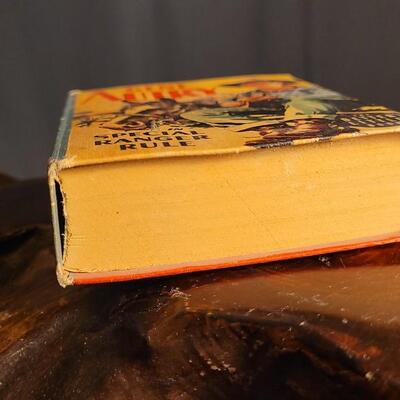 Lot 67: Vintage The Better Little Book GENE AUTRY in The Special Ranger