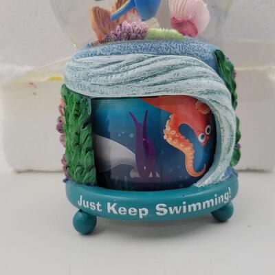 BRADFORD EXCHANGE "FINDING NEMO" DISNEY SNOW GLOBE
