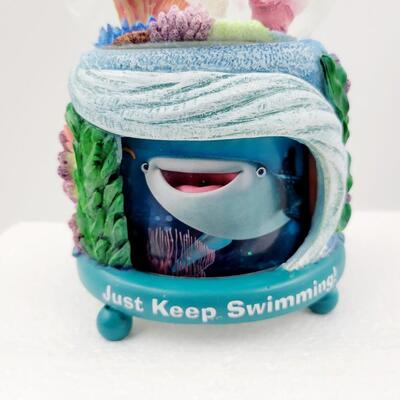 BRADFORD EXCHANGE "FINDING NEMO" DISNEY SNOW GLOBE