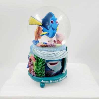 BRADFORD EXCHANGE "FINDING NEMO" DISNEY SNOW GLOBE