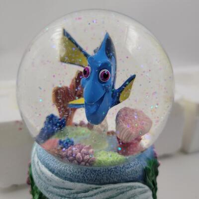 BRADFORD EXCHANGE "FINDING NEMO" DISNEY SNOW GLOBE
