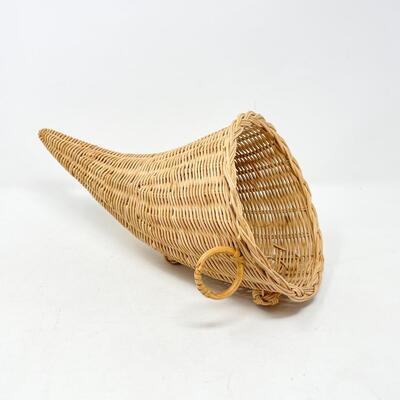 WICKER CORNUCOPIA
