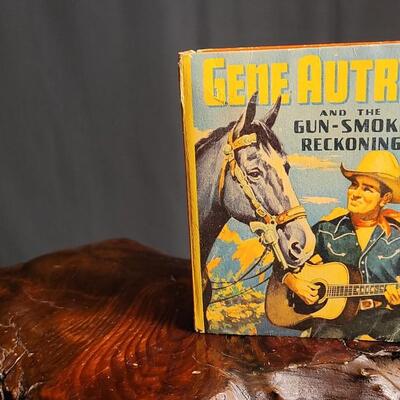 Lot 70: Vintage The Better Little Book GENE AUTRY and the GUN-SMOKE RECKONING