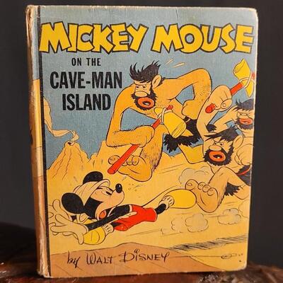 Lot 73: (2) Vintage 1940's MICKEY MOUSE Walt Disney The Better Little Book Selections