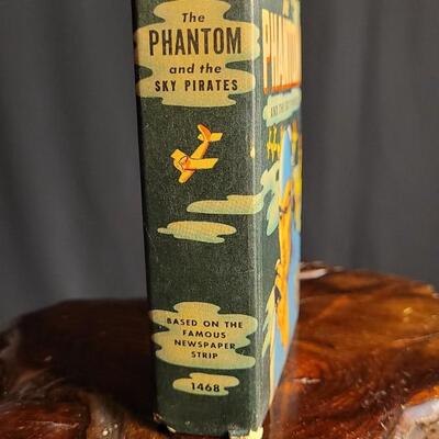 Lot 78: Vintage 1945 THE PHANTOM and the SKY PIRATES The Better Little Book