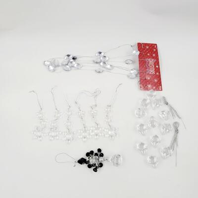 LOT OF HOLIDAY DECOR & ORNAMENTS