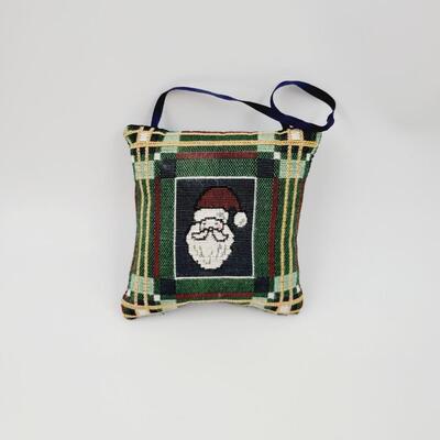 SANTA CLAUSE HOLIDAY TAPESTRY ORNAMENT/ DOOR HANGER