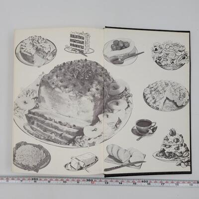 1977 SEARCHLIGHT RECIPE BOOK - PUBLISHED IN TOPEKA