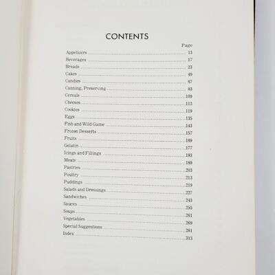 1977 SEARCHLIGHT RECIPE BOOK - PUBLISHED IN TOPEKA