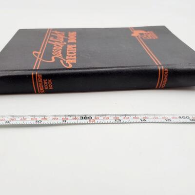 1977 SEARCHLIGHT RECIPE BOOK - PUBLISHED IN TOPEKA