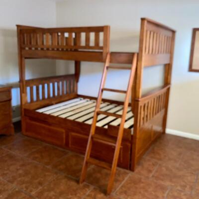 Solid oak queen bunkbed w/ full top bunk and twin trundle