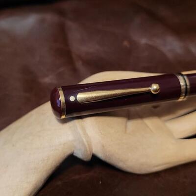 Lot 84: Vintage SCHEAFFER Fountain Pen w/ 18k Gold Nib