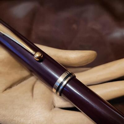 Lot 84: Vintage SCHEAFFER Fountain Pen w/ 18k Gold Nib