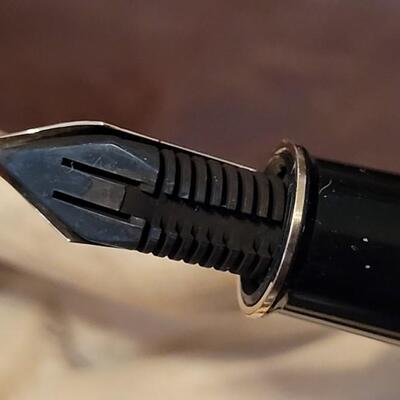 Lot 84: Vintage SCHEAFFER Fountain Pen w/ 18k Gold Nib