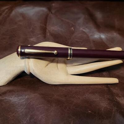 Lot 84: Vintage SCHEAFFER Fountain Pen w/ 18k Gold Nib