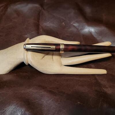 Lot 85: Vintage SCHEAFFER Red Marble Tone Fountain Pen
