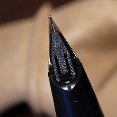 Lot 87: Vintage SCHEAFFER Fountain Pen with 14k Gold Nib