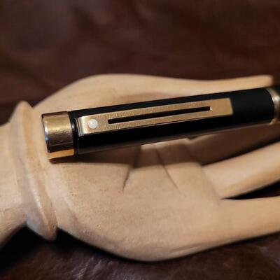 Lot 87: Vintage SCHEAFFER Fountain Pen with 14k Gold Nib