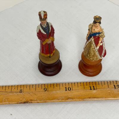 2 Porcelain Statues And 2 English miniature statues