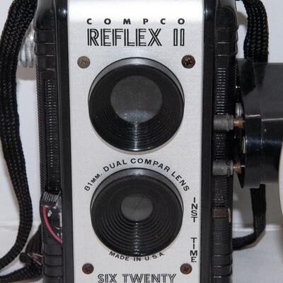 COMPCO REFLEX II CAMERA WITH FLASH ATTACHMENT