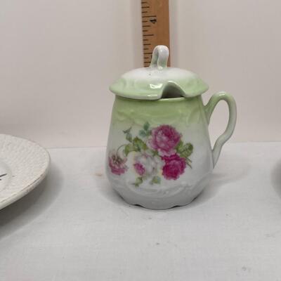 Plates, sugar bowl, bird bowl