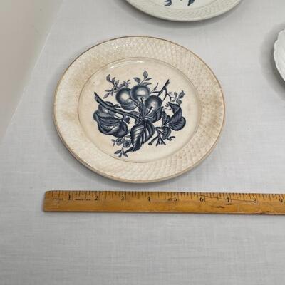 Plates, sugar bowl, bird bowl