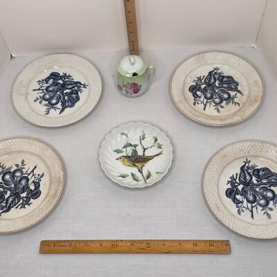 Plates, sugar bowl, bird bowl
