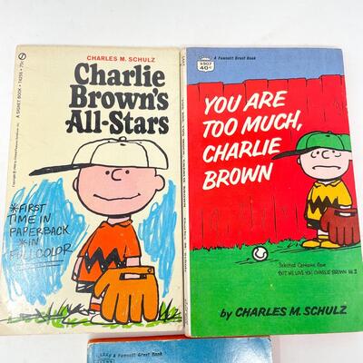 VINTAGE PEANUTS CARTOON BOOK BUNDLE #2