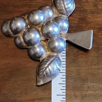 Lot 95: Vintage Pre-1948 Mexican Silver Grape Brooch
