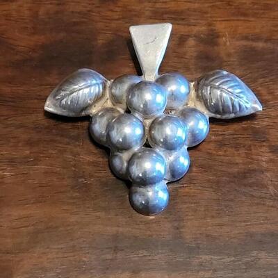 Lot 95: Vintage Pre-1948 Mexican Silver Grape Brooch