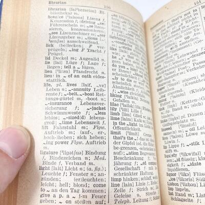 1960 MINI ENGLISH TO GERMAN TRANSLATION BOOK