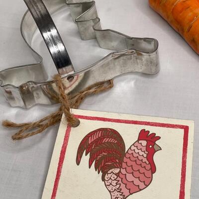 Ceramic Bunnies, Carott, Rooster Cookie Cutter