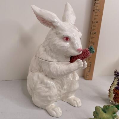 Ceramic Bunnies, Carott, Rooster Cookie Cutter