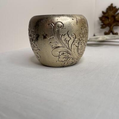 Purse and scarf, crown, pipe, brass, candle holder, form, metal vase, Metal hanging bird