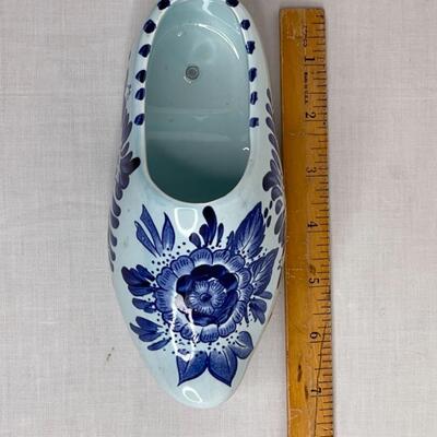 Lenox vase, ceramic boot, Dutch ceramic shoe