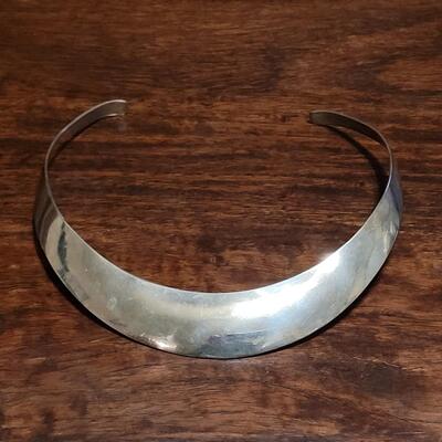 Lot 100: Vintage Mexican Mixed Silver 1" Wide Collar Necklace