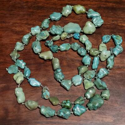 Lot 104: Vintage 32" Hand Knotted Turquoise Necklace