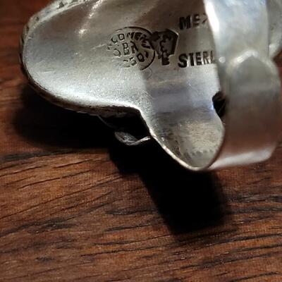 Lot 110: 1940's Mexican Sterling & Amethyst Poison Ring