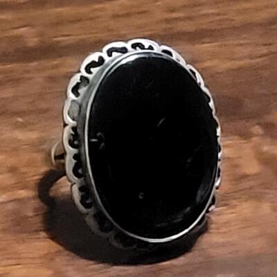 Lot 113: Vintage TAXCO Sterling & Large Black Onyx Ring