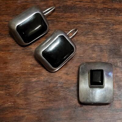 Lot 121: Vintage Sterling & Black Onyx Earrings & Slider Pendant