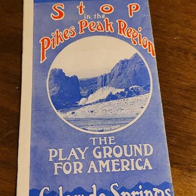 Lot 122: Assortment of Antique PIKES PEAK Colorado Travel Brochures