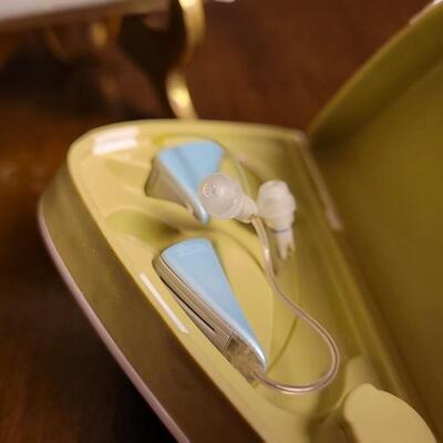 Lot 131: Pair Hearing Aids OTICON Delta RIC Light Blue Color - Moderately Severe Hearing Loss