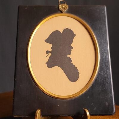 Lot 138: (2) Antique Silhouette Hanging Framed Fine Art 6.5" x 5.5"