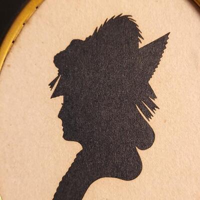 Lot 138: (2) Antique Silhouette Hanging Framed Fine Art 6.5" x 5.5"