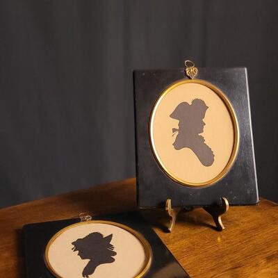 Lot 138: (2) Antique Silhouette Hanging Framed Fine Art 6.5" x 5.5"