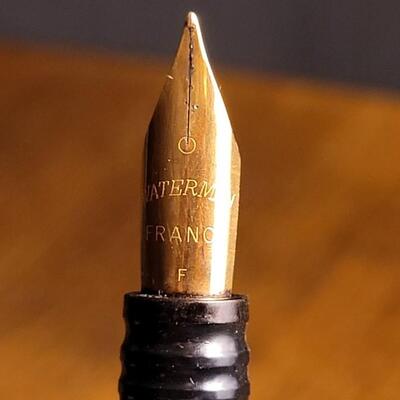 Lot 141: Vintage WATERMAN Made in France Fountain Pen w/ Case
